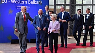 EU-Kommissionspräsidentin Ursula von der Leyen mit den Nordmazedoniens und Albaniens Premierministern
