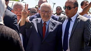زعيم حزب النهضة راشد الغنوشي عند وصوله إلى وحدة مكافحة الإرهاب التونسية في تونس العاصمة، الثلاثاء 19 يوليو 2022