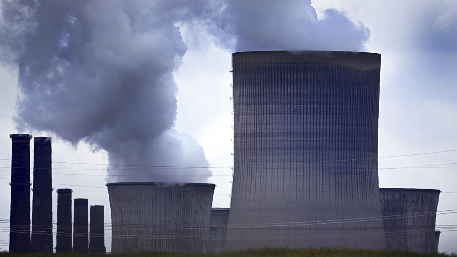 Lignittüzelésű erőmű hűtőtornya a németországi Pulheimban