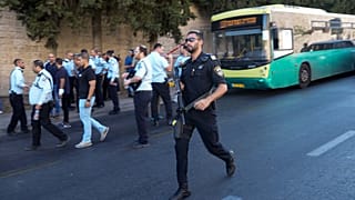 ضباط الشرطة الإسرائيلية في موقع الهجوم بالقدس، الثلاثاء 19 يوليو 2022