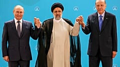 Familienbild bei einem trilateralen Treffen im Saadabad Palast in Teheran, 19.07.2022