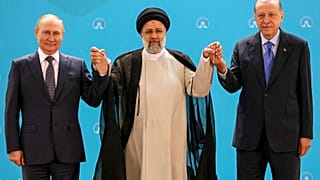 Vladimir Putin, Ebrahim Raisi e Recep Tayyip Erdogan nel palazzo Saadabad a Tehran, Iran, ,