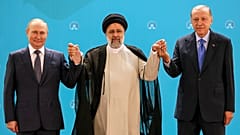 Rusya Devlet başkanı Vladimir Putin, Cumhurbaşkanı Recep Tayyip Erdoğan ve  İran Cumhurbaşkanı İbrahim Reisi