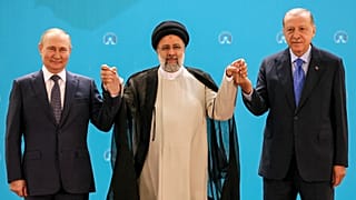 Rusya Devlet başkanı Vladimir Putin, Cumhurbaşkanı Recep Tayyip Erdoğan ve  İran Cumhurbaşkanı İbrahim Reisi