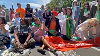 deputados democratas do Congresso dos EUA detidos em manifestaçao pelo direito ao aborto 