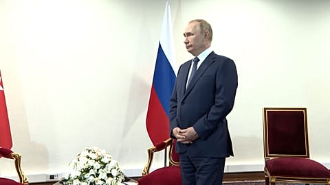 Fidgeting Putin kept waiting for Erdogan ahead of talks in Tehran, Iran, on July, 19, 2022.