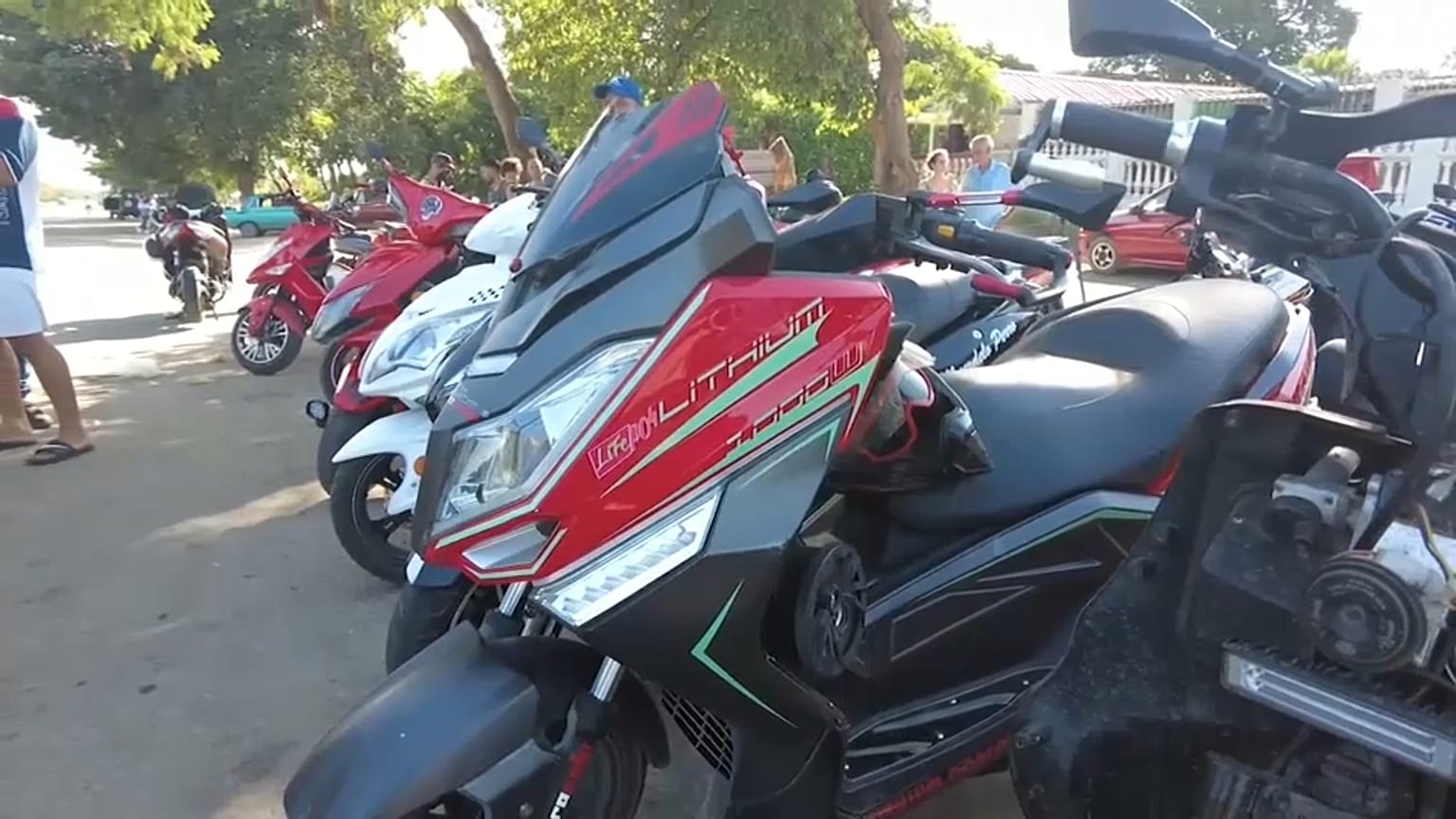 Las motorinas cubanas, una solución a la falta de combustible en el país