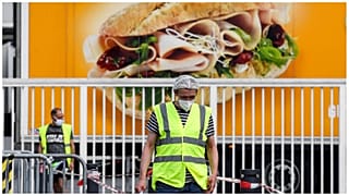 صورة من الارشيف-مصنع تونييس  لتعليب اللحوم، أكبر مسلخ في أوروبا
