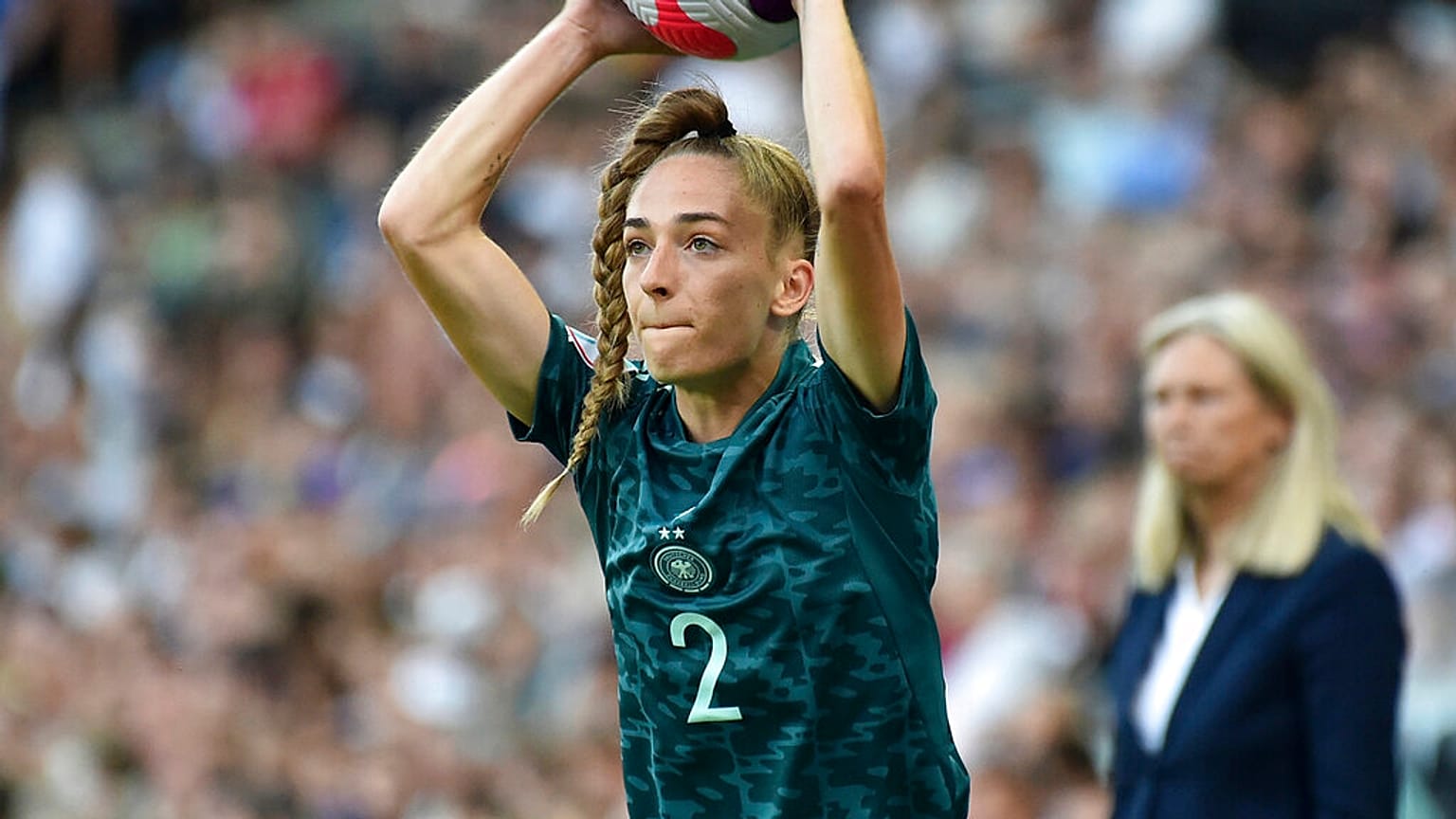 Sophia Kleinherne beim DFB-Gruppenspiel gegen Finnland am 16.7.