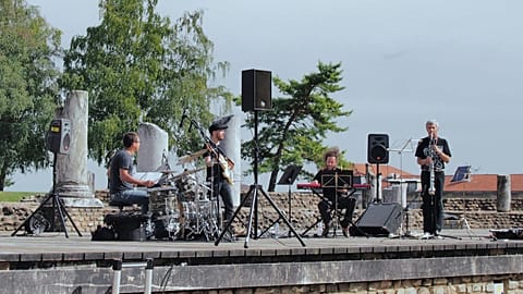 The François Dumont d’Ayot ]FD’A[ quartet.