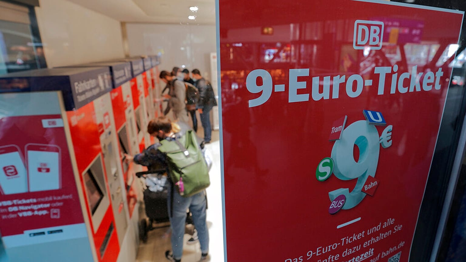 9 euroluk ucuz bilet uygulaması hakkında bir afiş