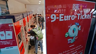 9 euroluk ucuz bilet uygulaması hakkında bir afiş