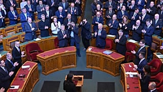 La présidente hongroise, Katalin Novak, prête serment devant le parlement, le 10 mars 2022