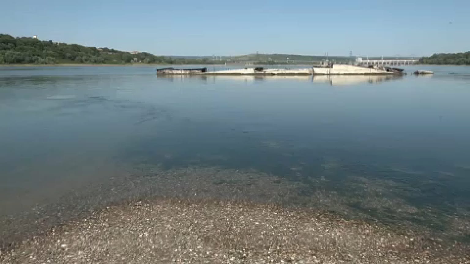 Wracks deutscher Kriegsschiffe behindern die Schifffahrt im serbischen Teil der Donau