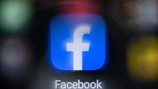 شبكة فيسبوك.