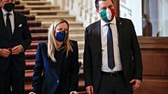 جيورجيا ميلوني  زعيمة فراتيللي دي إيطاليا ماتيو سالفيني زعيم الحزب اليميني القصر الرئاسي في روما، إيطاليا.