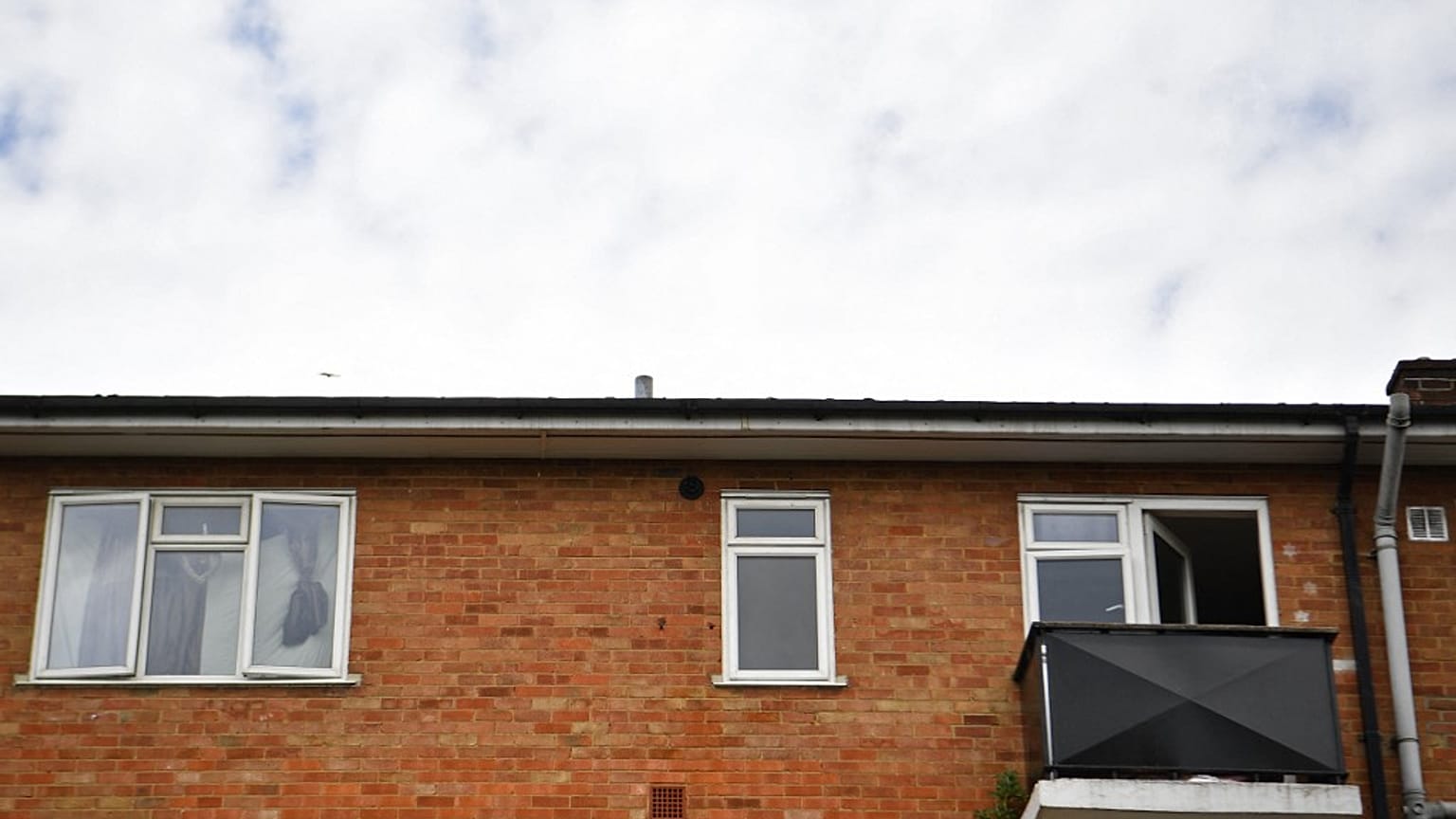 Londra'da bir apartmanın üst katı (arşiv)
