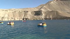 Los afganos disfrutando de los lagos  Band-e Amir 