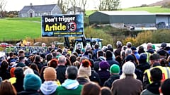 Tüntetés a brexit hatásai ellen az ír-észak-ír határon 2021-ben