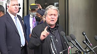 Steve Bannon rischia fino a due anni di carcere