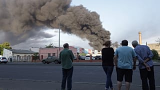 Fassungslose Anwohner nach den Luftangriffen auf Odessa