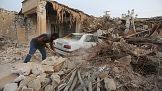 من زلزال سابق في إيران