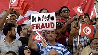 Tunisians protest ahead of the referendum