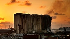 Ruine des riesigen Getreidesilos im Hafen von Beirut