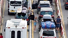 Embouteillages à l'arrivée au port de Douvres, Royaume-Uni, le 23 juillet 2022