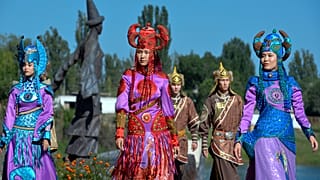 Wie von einem anderen Stern: Kirgisische Nomadenfashion