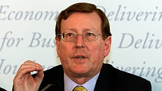 Protestant leader and Northern Ireland First Minister David Trimble gives a press conference in Belfast City Centre, 8 May 2001