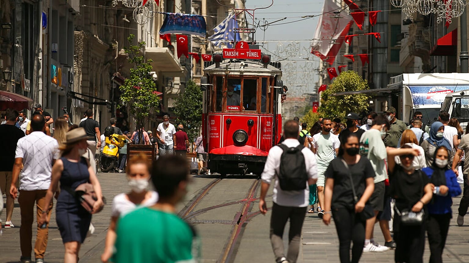 2021 yılında yayın bölümünde çalışanların yüzde 35’i üniversite mezunu değil