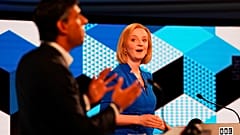 Liz Truss und Rishi Sunak in einer TV-Debatte