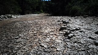 Rivière de Salindres (Gard) dans le sud de la France, asséchée - le 17 juin 2022