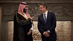 رئيس الوزراء اليوناني ميتسوتاكيس وولي العهد السعودي بن سلمان في أثينا [تموز-يوليو 2022]