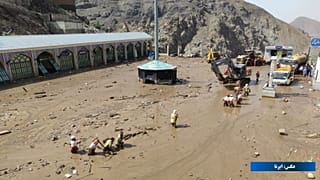 جاری شدن سیل در منطقه امامزاده داوود تهران