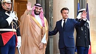 ماكرون وبن سلمان في قصر الإليزيه