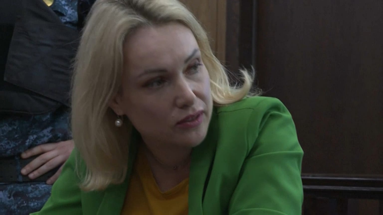 La journaliste russe Marina Ovsiannikova condamnée à une amende pour avoir dénoncé l'offensive en Ukraine
