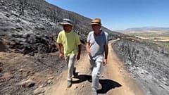 Un paseo por tierra calcinada en Granada junto al experto en regeneración de la biodiversidad Jorge Castro