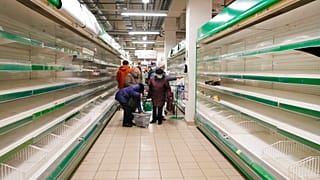 Im finnischen Supermarkt PRISMA in St. Petersburg im März 2022