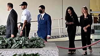 عائلة الصحفية الفلسطينية الأمريكية شيرين أبو عقله تغادر وزارة الخارجية في واشنطن.