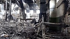 Das zerstörte Gefängnis in Oleniwka an diesem Freitag. Wer richtete die Verwüstung an?