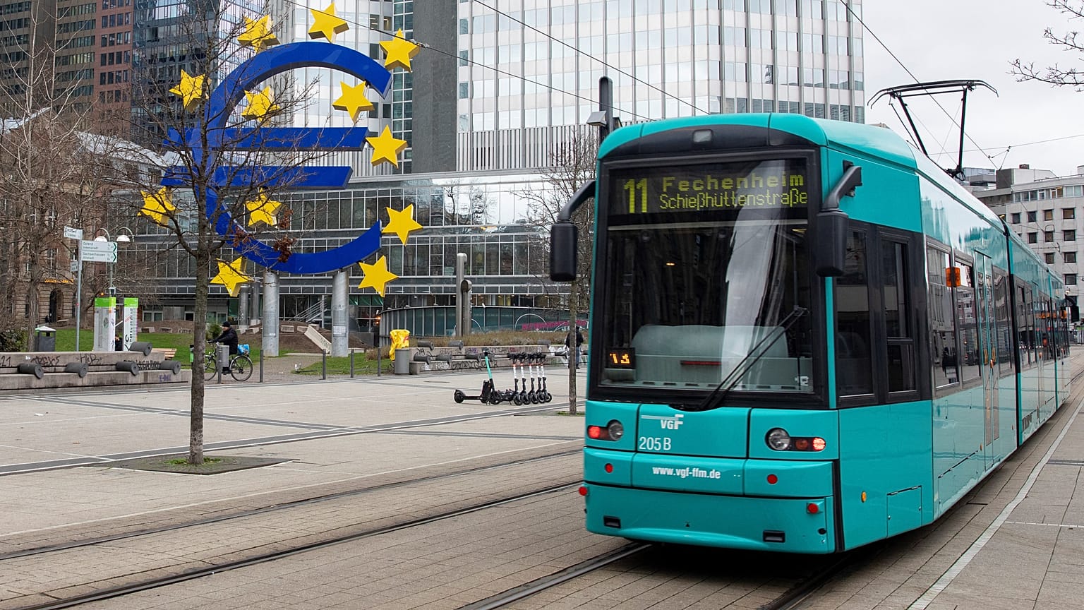 Símbolo do Euro junto à sede do Banco Central Europeu, em Frankfurt, na Alemanha