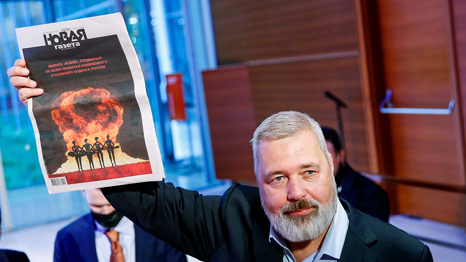 Rusya'da Rusya: Nobel barış ödüllü gazeteci Muratov'un gazetesi Novaya Gazeta'nın lisansının iptali istendi