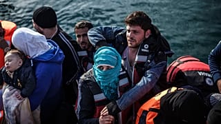کشتی فرونتکس، پس از عملیات نجات در نزدیکی جزیره لسبوس در شمال شرقی یونان
