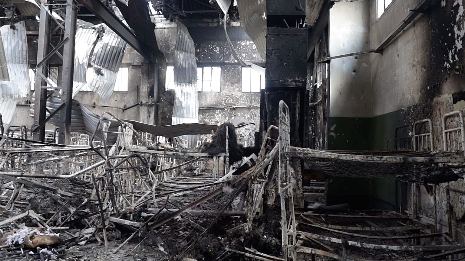 Saldırıdan Rusya ve Ukrayna'nın karşılıklı olarak birbirini suçladığı, ancak 40 savaş esirinin hayatını kaybettiği füze ile vurulan Olenivka Cezaevi/ Ukrayna