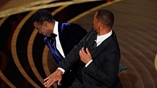 ABD'li oyuncu Will Smith (sağda), 94. Akademi Ödülleri'nin dağıtıldığı gece sunucu Chirs Rock'a canlı yayında tokat atmıştı. 27 Mart 2022