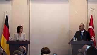 عقدت وزيرة الخارجية الألمانية أنالينا بربوك ووزير الخارجية التركي مولود جاويش أوغلو، مؤتمرا صحفيا في اسطنبول، الجمعة 29 يوليو 2022.