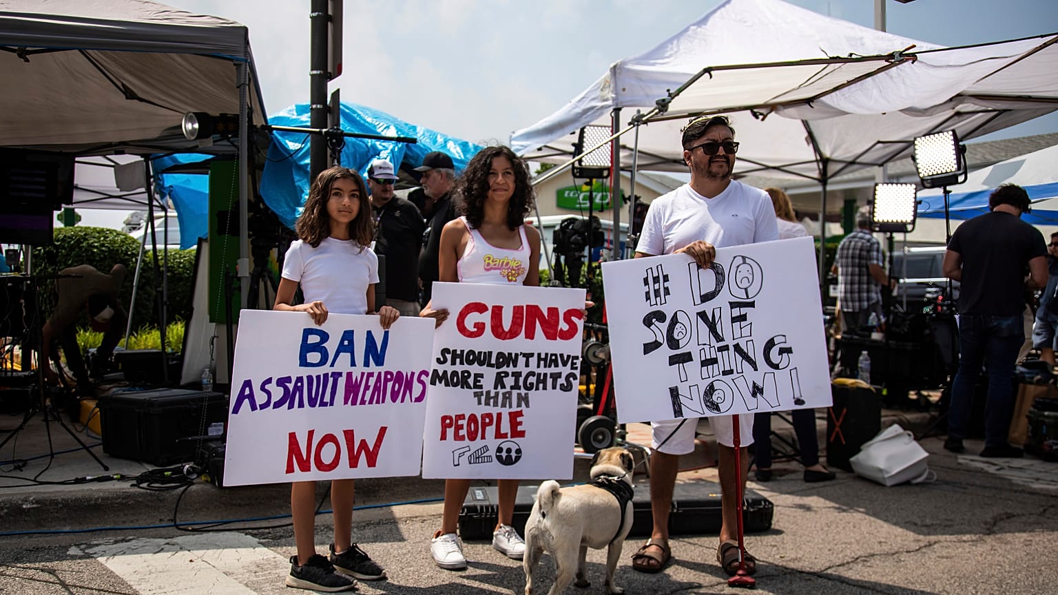 Protest gegen Sturmgewehre nach dem Massaker am Nationalfeiertag in einem Vorort von Chicago