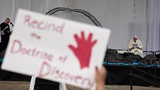 Не все считают извинения папы римского достаточными